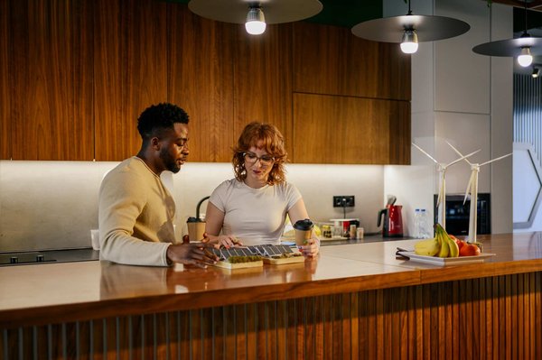 What Are the Best Practices for Incorporating Renewable Energy Storage in Residential Buildings?